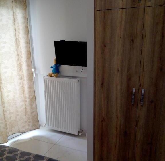 Filippou 13 Luxury Aprts With Balcony