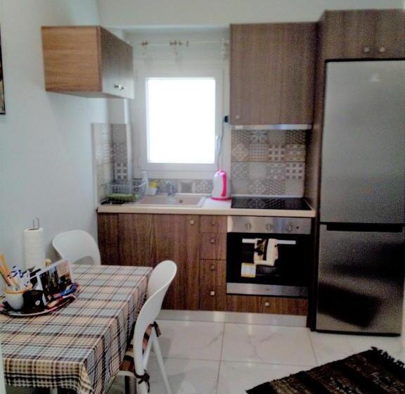 Filippou 13 Luxury Aprts With Balcony