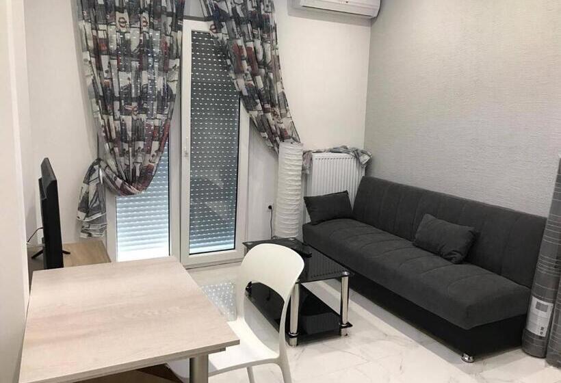 Filippou 13 Luxury Aprts With Balcony