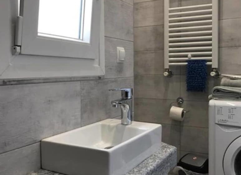 Filippou 13 Luxury Aprts With Balcony