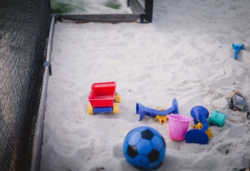 هتل Camping Sènia Tucan