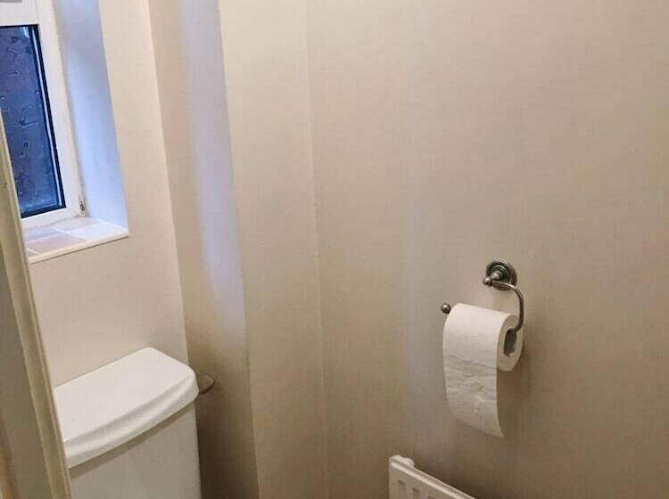 بنسيون Riverstone House