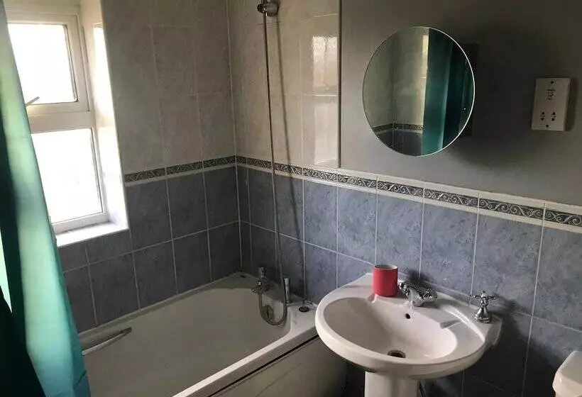 Majatalo Riverstone House