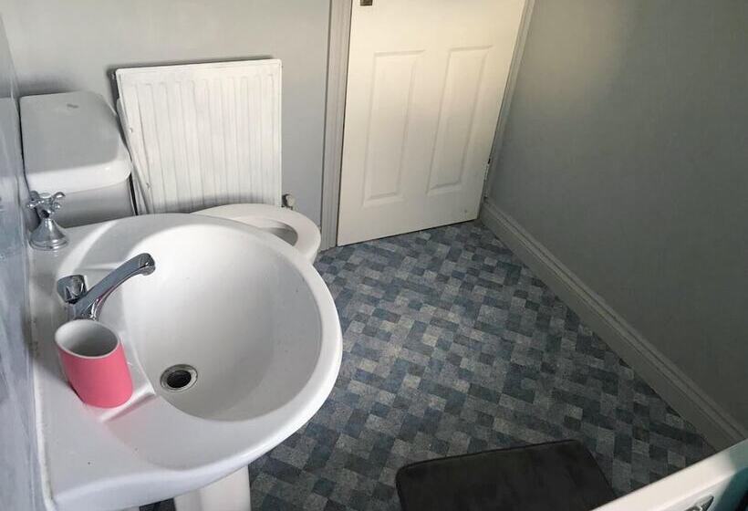 بنسيون Riverstone House