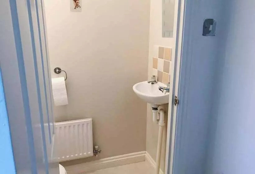 Majatalo Riverstone House