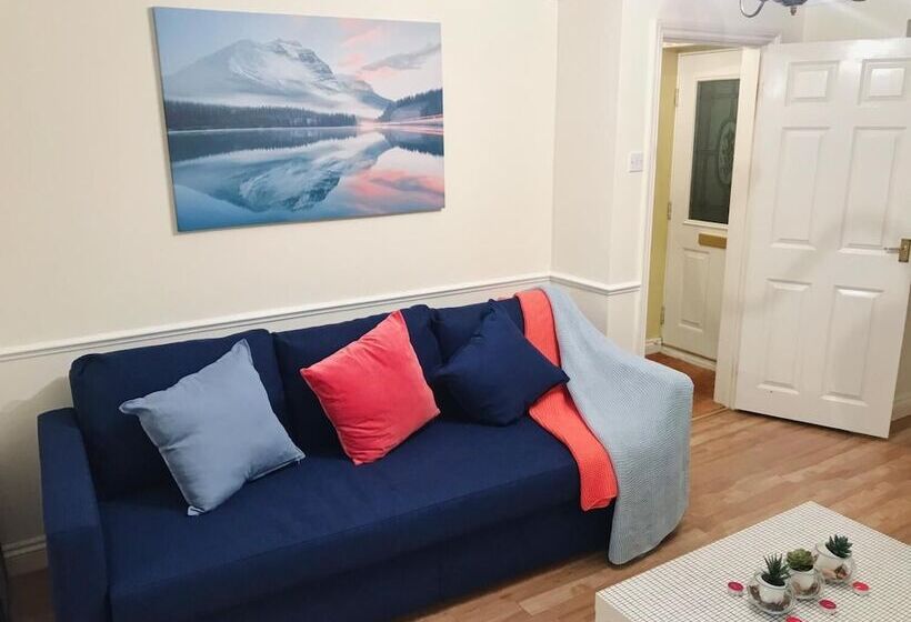 Пансион Riverstone House