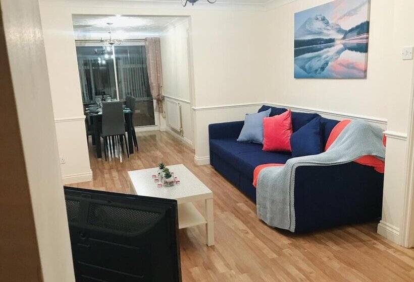 Пансион Riverstone House