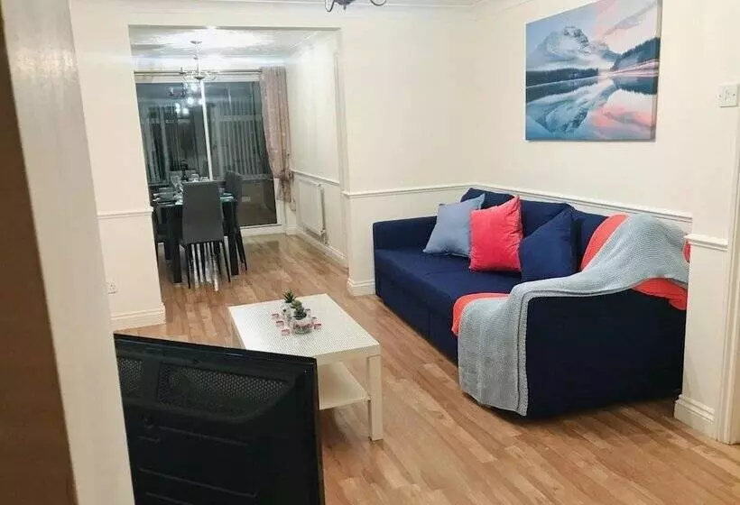 Majatalo Riverstone House