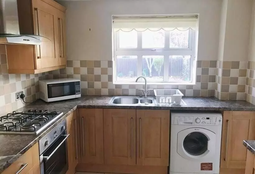 Majatalo Riverstone House