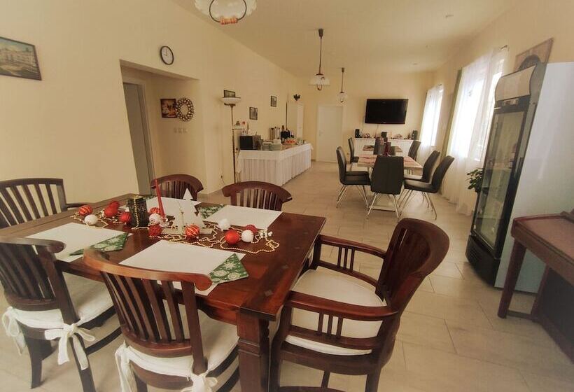 بنسيون Villa Anzio