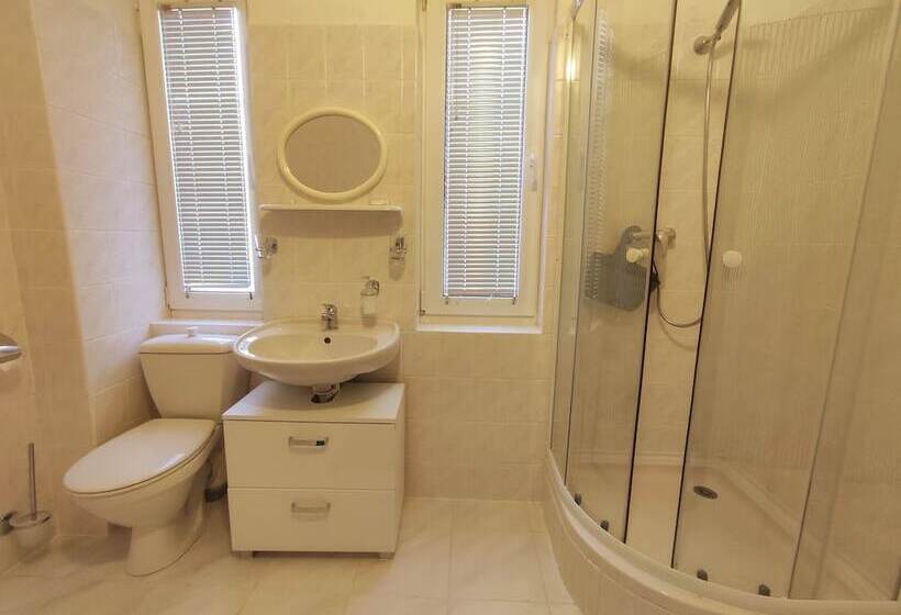 بنسيون Villa Anzio