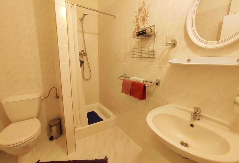 بنسيون Villa Anzio