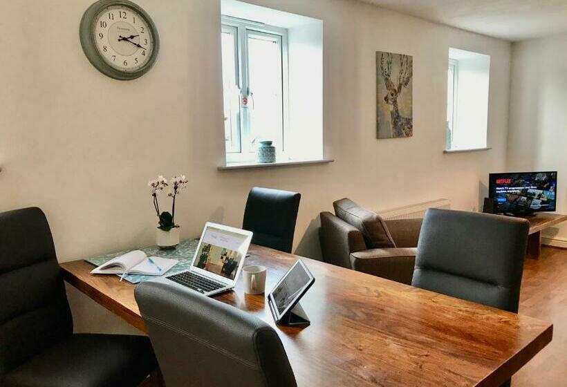 The Orchid Central Beeston Private Apartment Smarttv Free Wi Fi Tram Parking