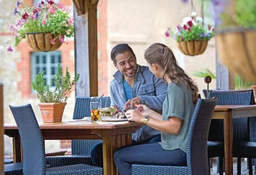 リゾートホテル Tilford Woods Lodge Retreat