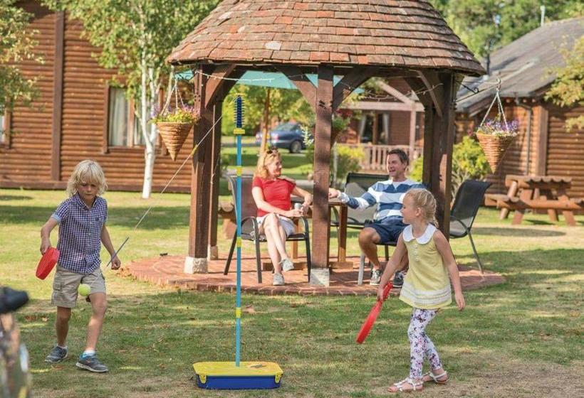 منتجع Tilford Woods Lodge Retreat