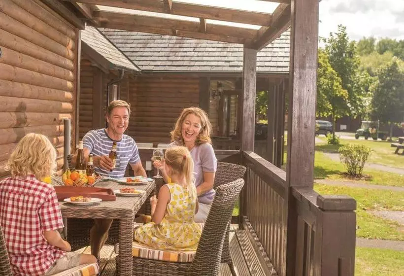 リゾートホテル Tilford Woods Lodge Retreat