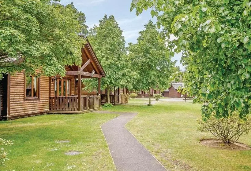 リゾートホテル Tilford Woods Lodge Retreat