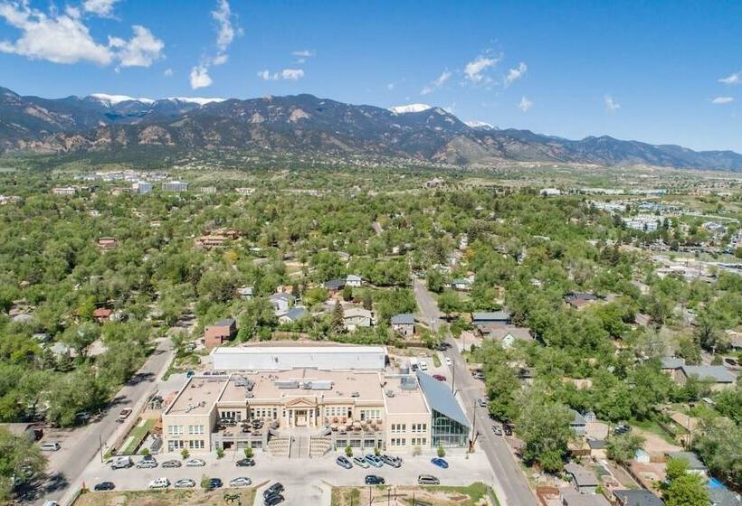 3brdowntownwalk To Everywhere & Bars W/fire Pit