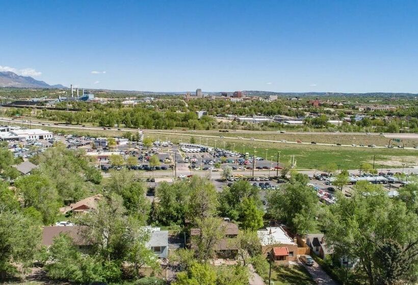 3brdowntownwalk To Everywhere & Bars W/fire Pit