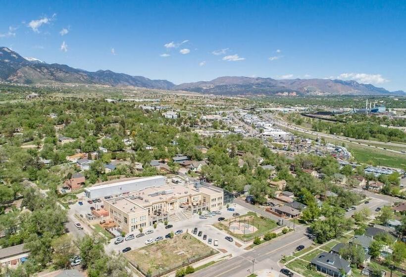 3brdowntownwalk To Everywhere & Bars W/fire Pit