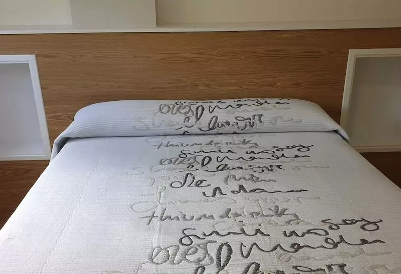 Alquilaz Apartamentos Turísticos