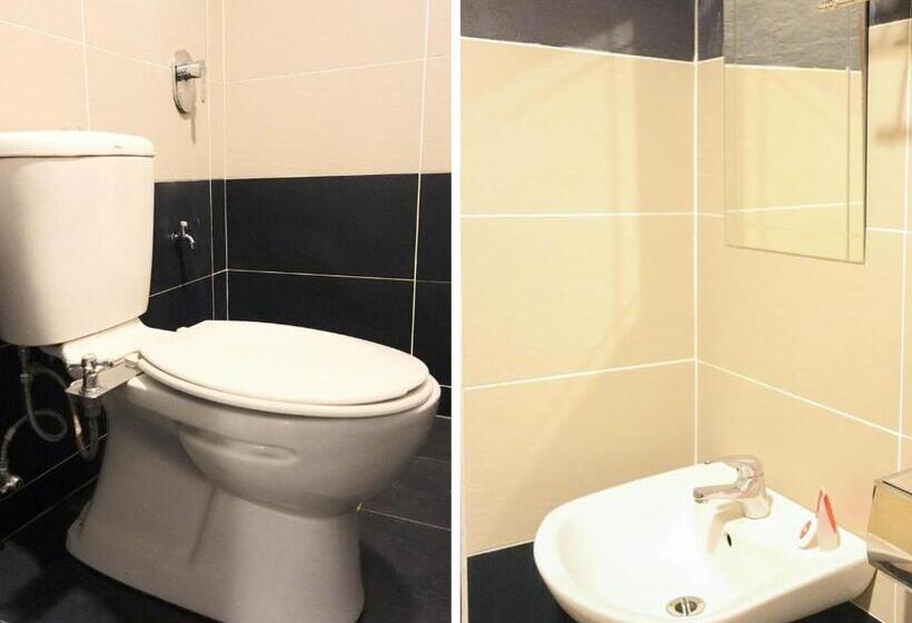 בית מלון כפרי Utama Inn By Oyo Rooms