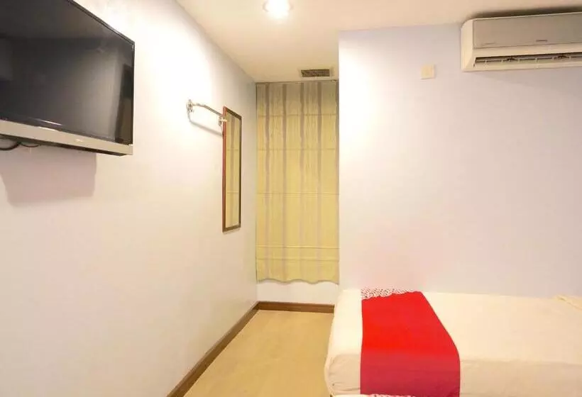 Hotelli Utama Inn By Oyo Rooms