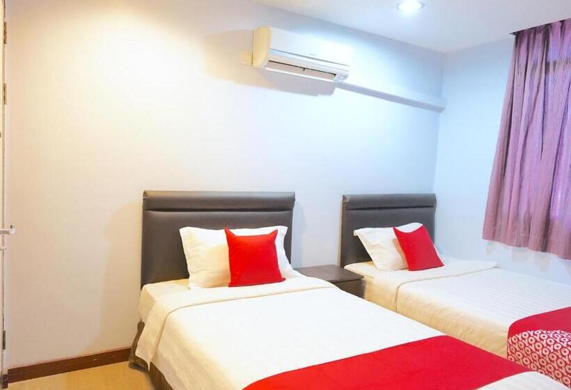 בית מלון כפרי Utama Inn By Oyo Rooms