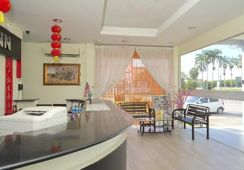 Hotelli Utama Inn By Oyo Rooms