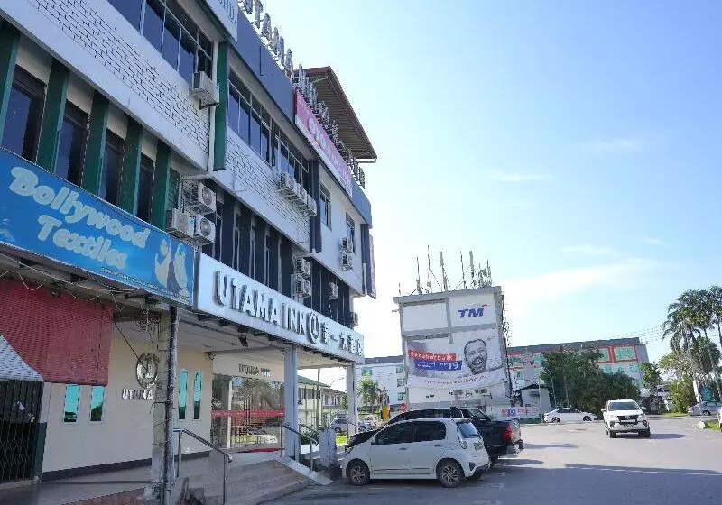 Hotelli Utama Inn By Oyo Rooms