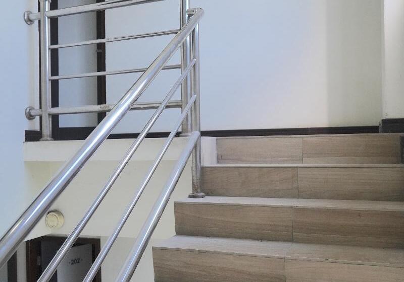 בית מלון כפרי Utama Inn By Oyo Rooms