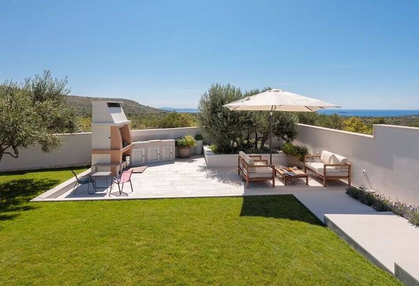 Luxury Villa Cinderella With Swimming Pool