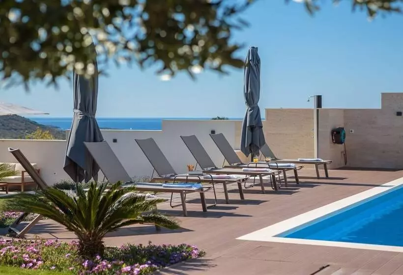 Luxury Villa Cinderella With Swimming Pool