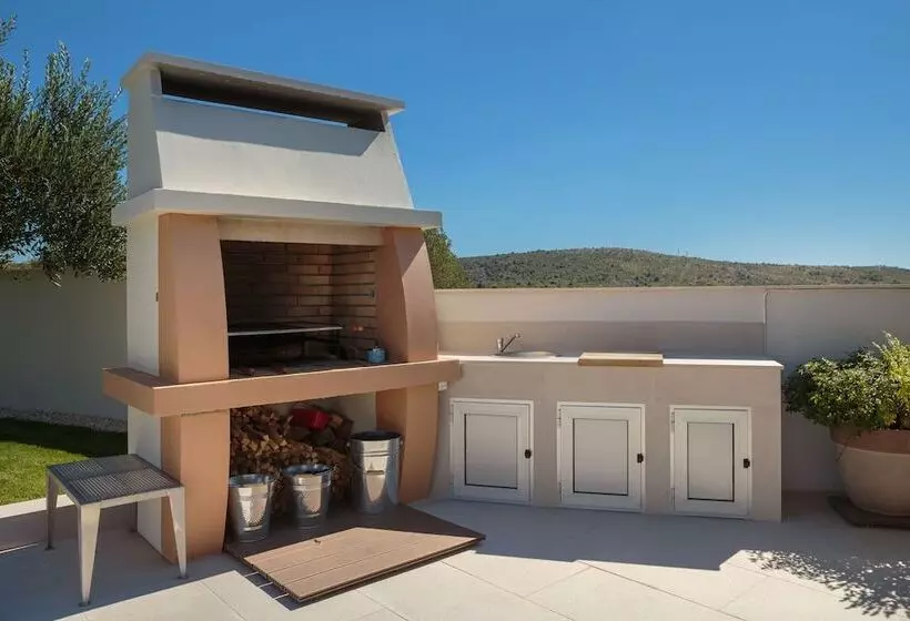 Luxury Villa Cinderella With Swimming Pool