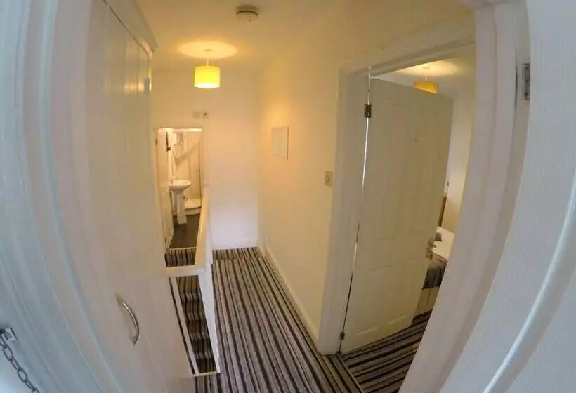 پانسیون Hollybush Row Rooms