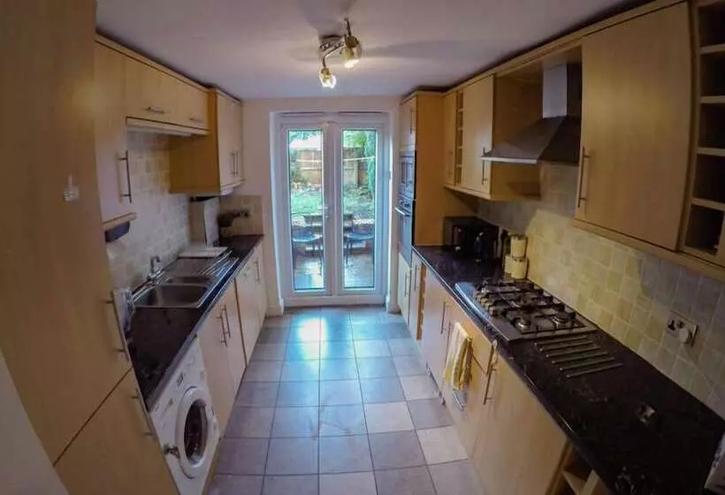 پانسیون Hollybush Row Rooms