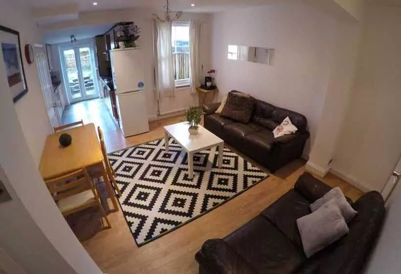 پانسیون Hollybush Row Rooms