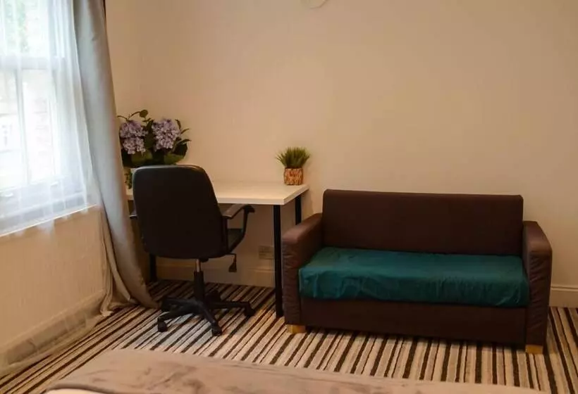 پانسیون Hollybush Row Rooms