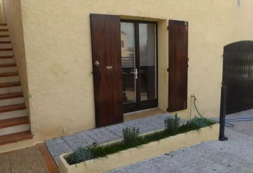 Majatalo Les Pucines