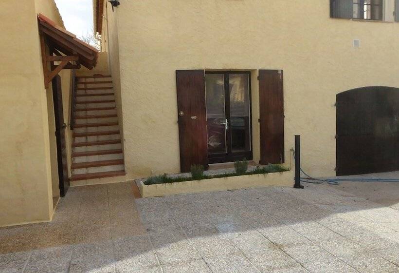 ペンション Les Pucines