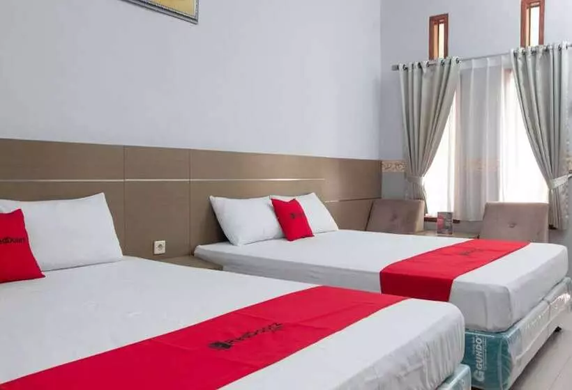 Majatalo Reddoorz Near Goa Panggung