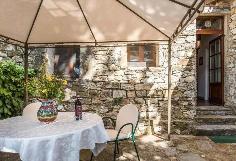 Agriturismo La Ferrozzola