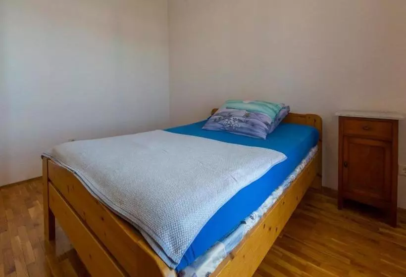 Apartment Goran