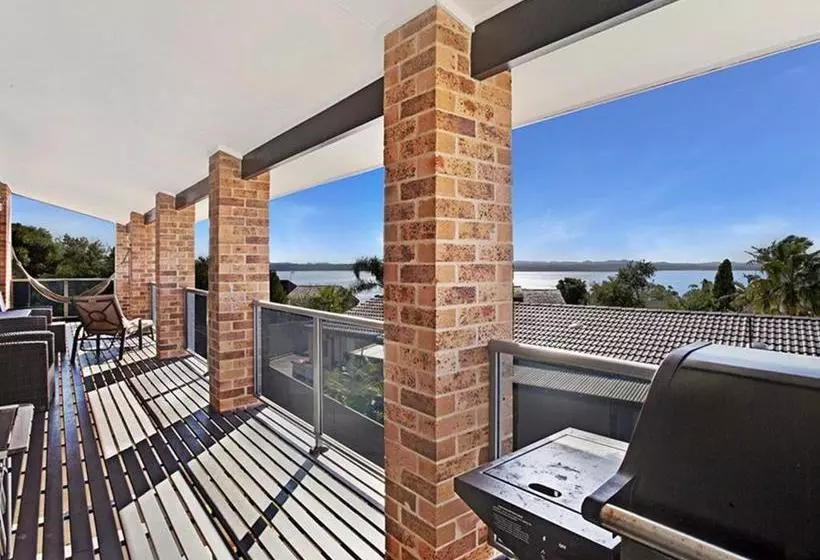 Away Nelson Bay, 29 Wollomi Ave Spacious Family Home With Water Views, Pet Friendly, Wifi & Aircon