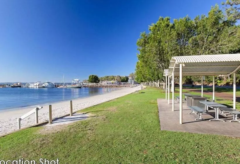 Away Nelson Bay, 29 Wollomi Ave Spacious Family Home With Water Views, Pet Friendly, Wifi & Aircon