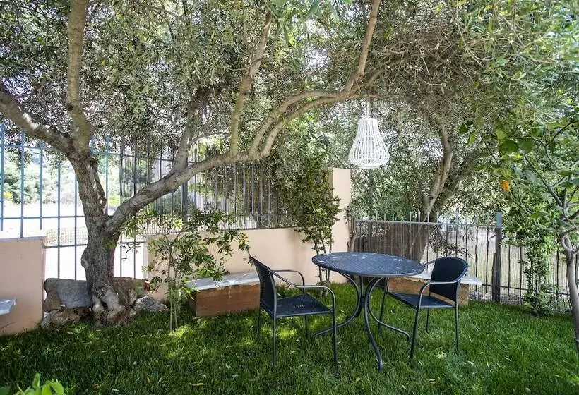 Garden House In Anavyssos