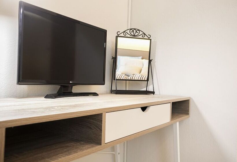 Garden House In Anavyssos