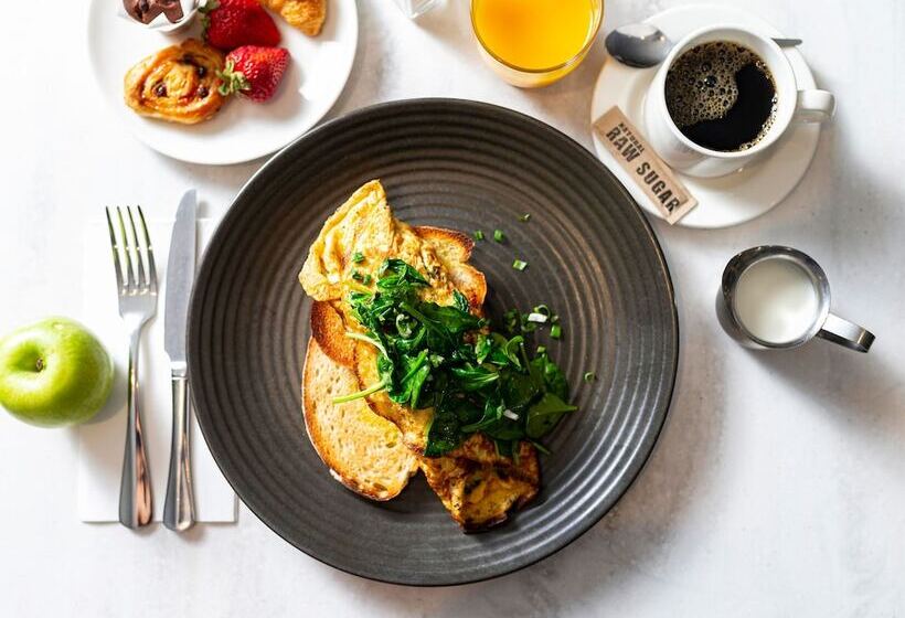 هتل Mercure Canberra Belconnen