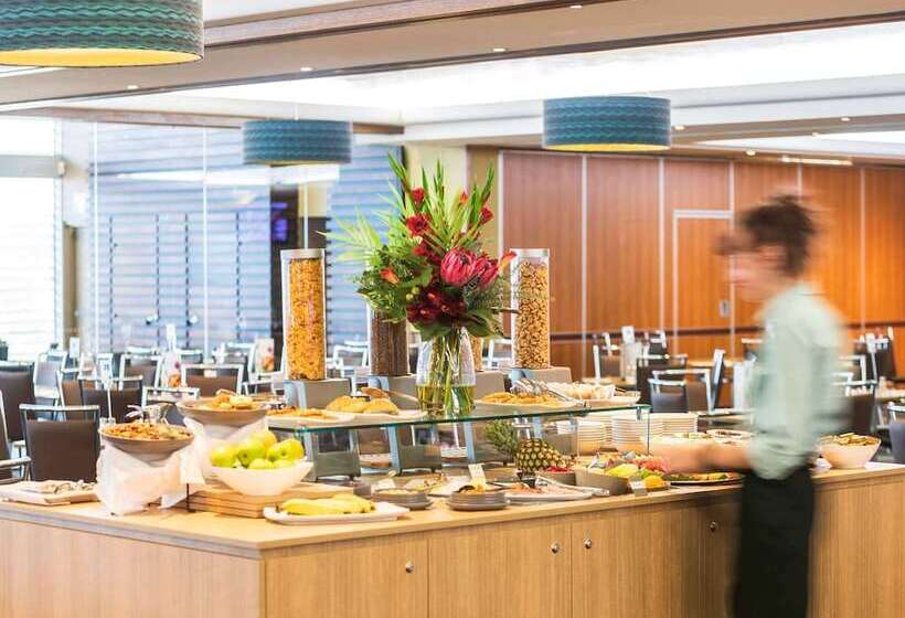 هتل Mercure Canberra Belconnen