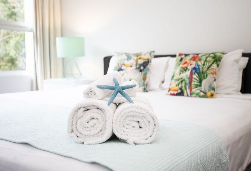 Spacious Tropical Sanctuary Ocean Views